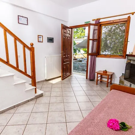 Charoula Apartment