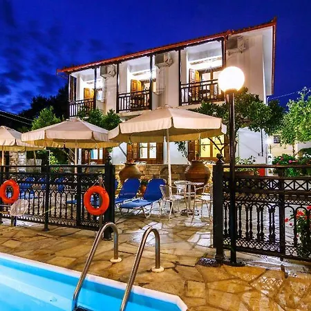 Charoula Apartment *