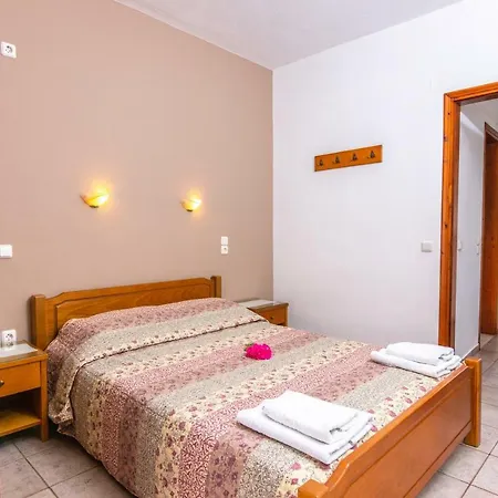 Charoula Apartment *